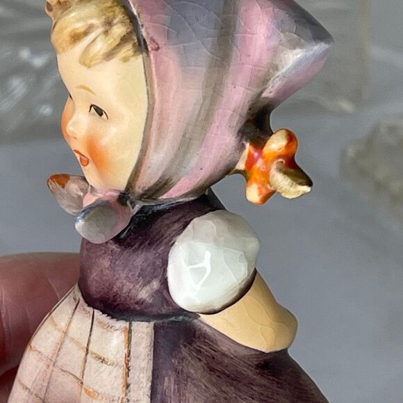 Draft Listing1963 Goebel Hummel “ Which Hand” Figurine 258 - Picture 4 of 8